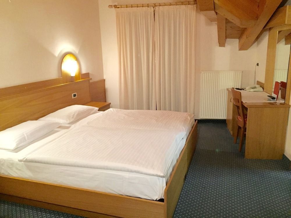 Hotel Waldheim Sarnonico 外观 照片