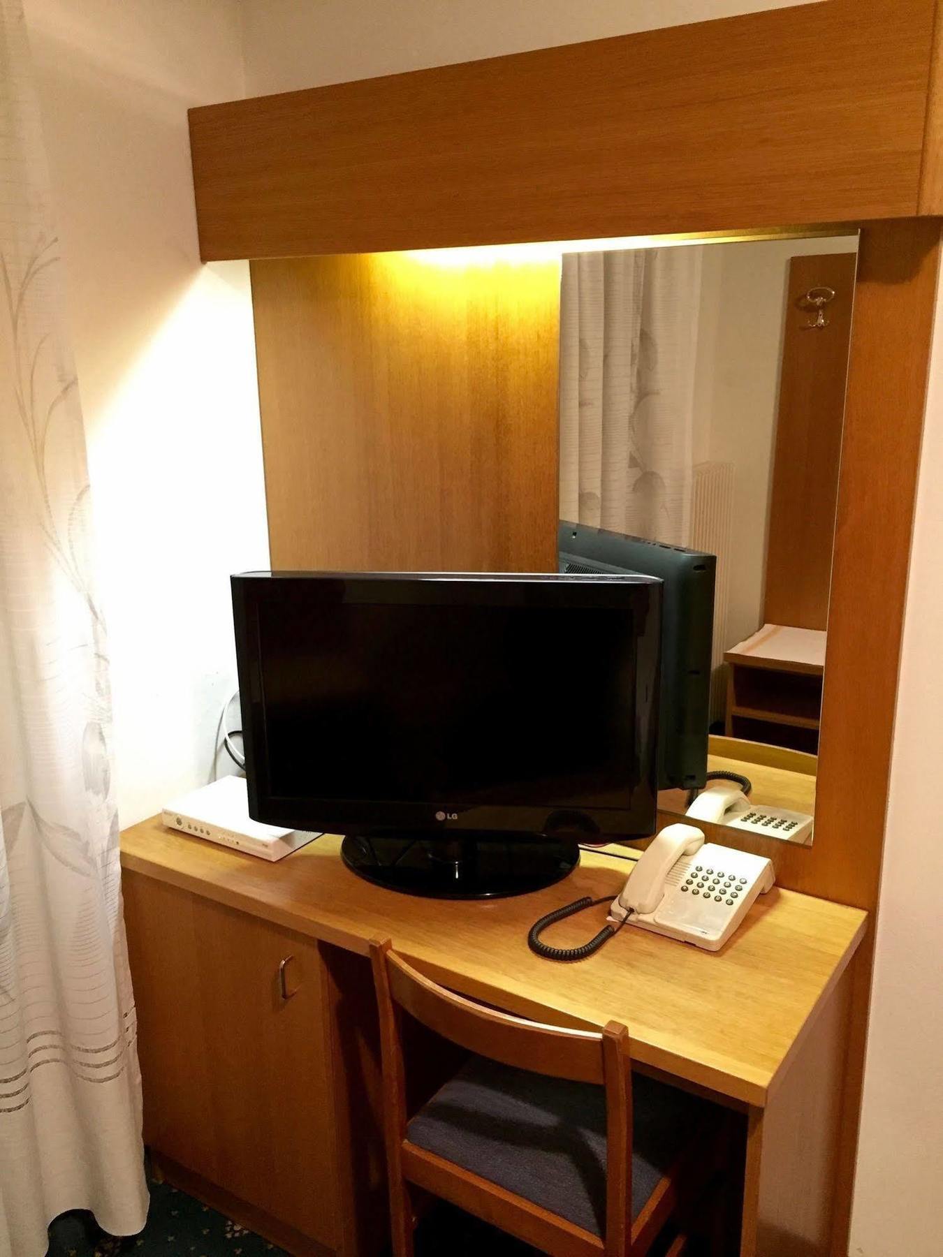 Hotel Waldheim Sarnonico 外观 照片