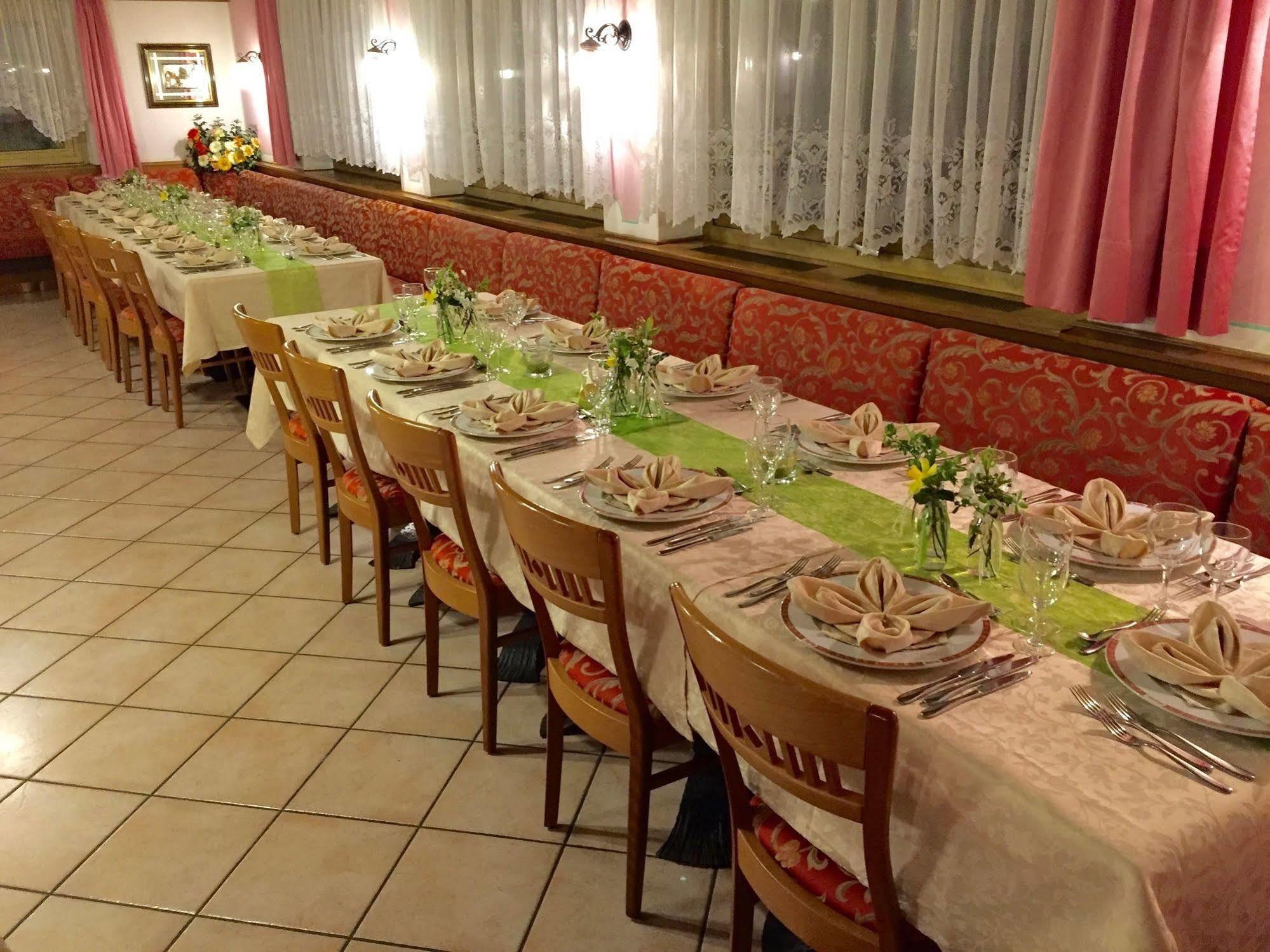 Hotel Waldheim Sarnonico 外观 照片